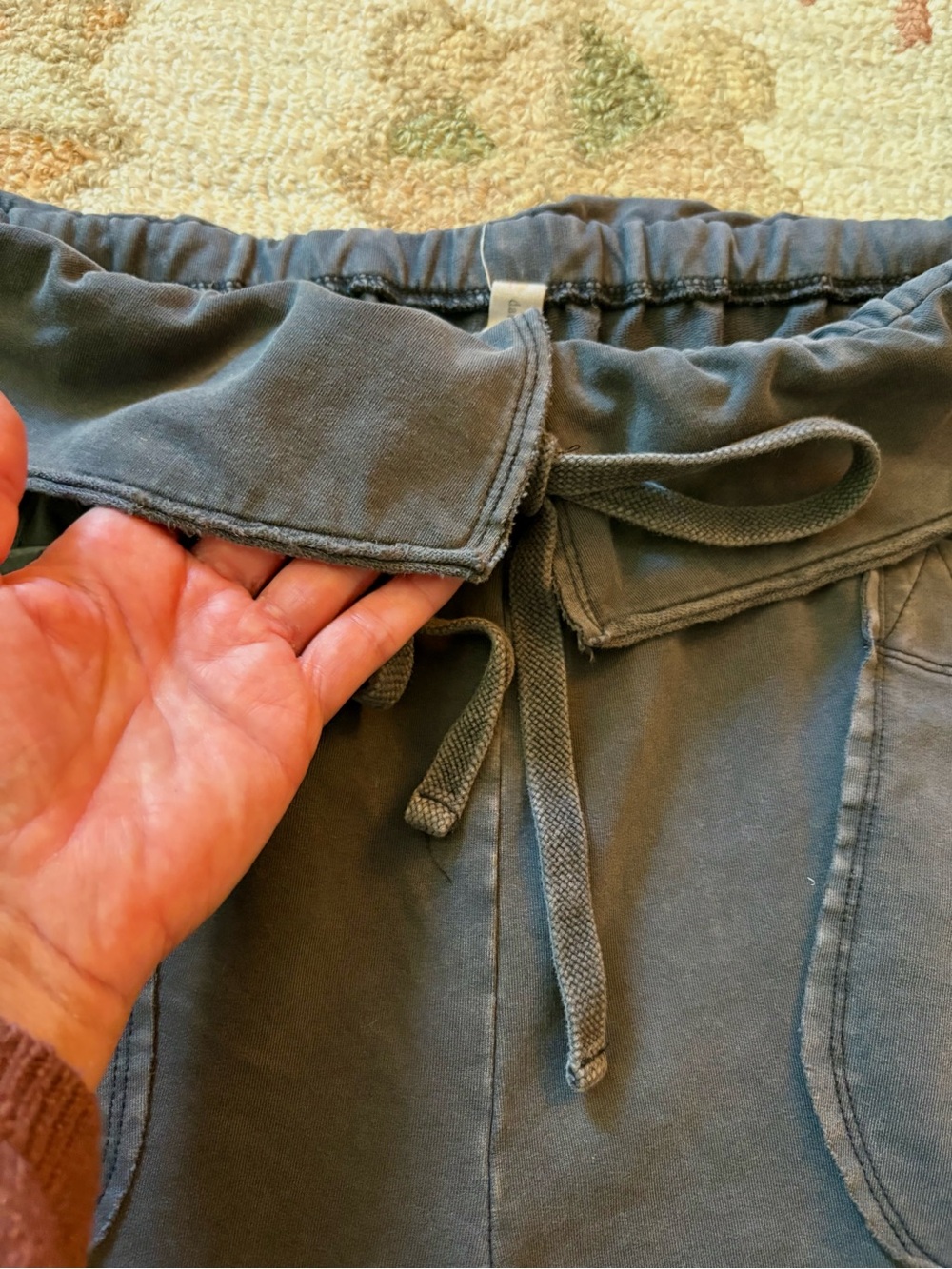Daily Practice by Anthropologie Fold-over Waistband Pants gray XS - Picture 6 of 11